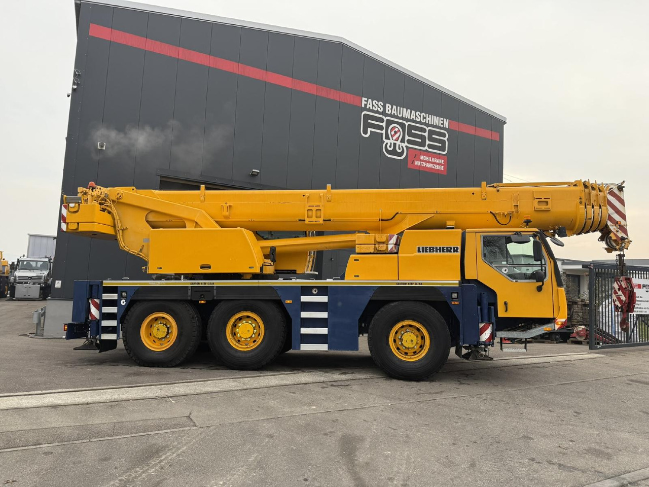 Liebherr LTM 1055-3.1 (06 - 055 996) - Autódaru: 5 kép. Liebherr LTM 1055-3.1 (06 - 055 996) - Autódaru: 5 kép.