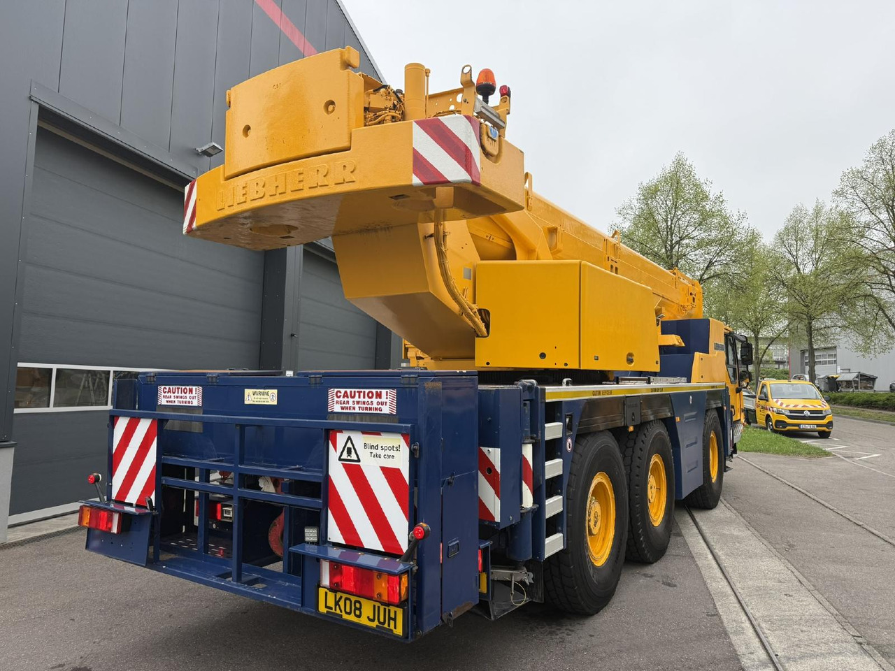 Liebherr LTM 1055-3.2 (08 - 084 745) | 6 x 6 - Autódaru: 4 kép. Liebherr LTM 1055-3.2 (08 - 084 745) | 6 x 6 - Autódaru: 4 kép.