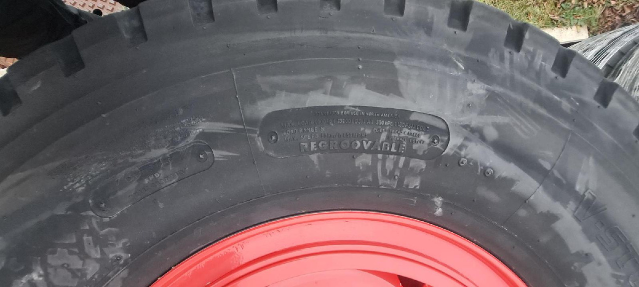 Liebherr Zubehör = Kompletträder 8 x Bridgestone VHS 385/95 R25 (14.00 R25) - Autódaru: 5 kép. Liebherr Zubehör = Kompletträder 8 x Bridgestone VHS 385/95 R25 (14.00 R25) - Autódaru: 5 kép.