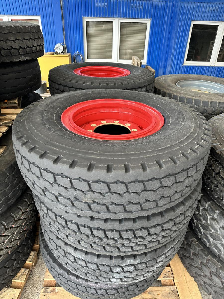 Liebherr Zubehör = Kompletträder 8 x Bridgestone VHS 385/95 R25 (14.00 R25) - Autódaru: 1 kép. Liebherr Zubehör = Kompletträder 8 x Bridgestone VHS 385/95 R25 (14.00 R25) - Autódaru: 1 kép.