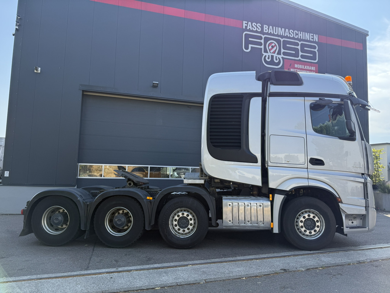 Nyergesvontató Mercedes-Benz 2015 Actros 4158 SLT 8x4 (ZGG 155 t): 6 kép.