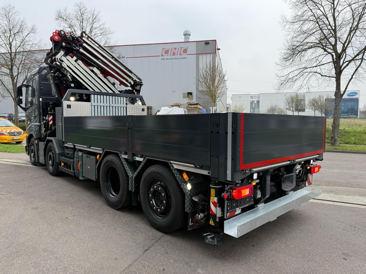 Volvo FH 500 | Kran Fassi F820 RA.2 | Jib L426 - Platós teherautó, Darus autó: 4 kép. Volvo FH 500 | Kran Fassi F820 RA.2 | Jib L426 - Platós teherautó, Darus autó: 4 kép.