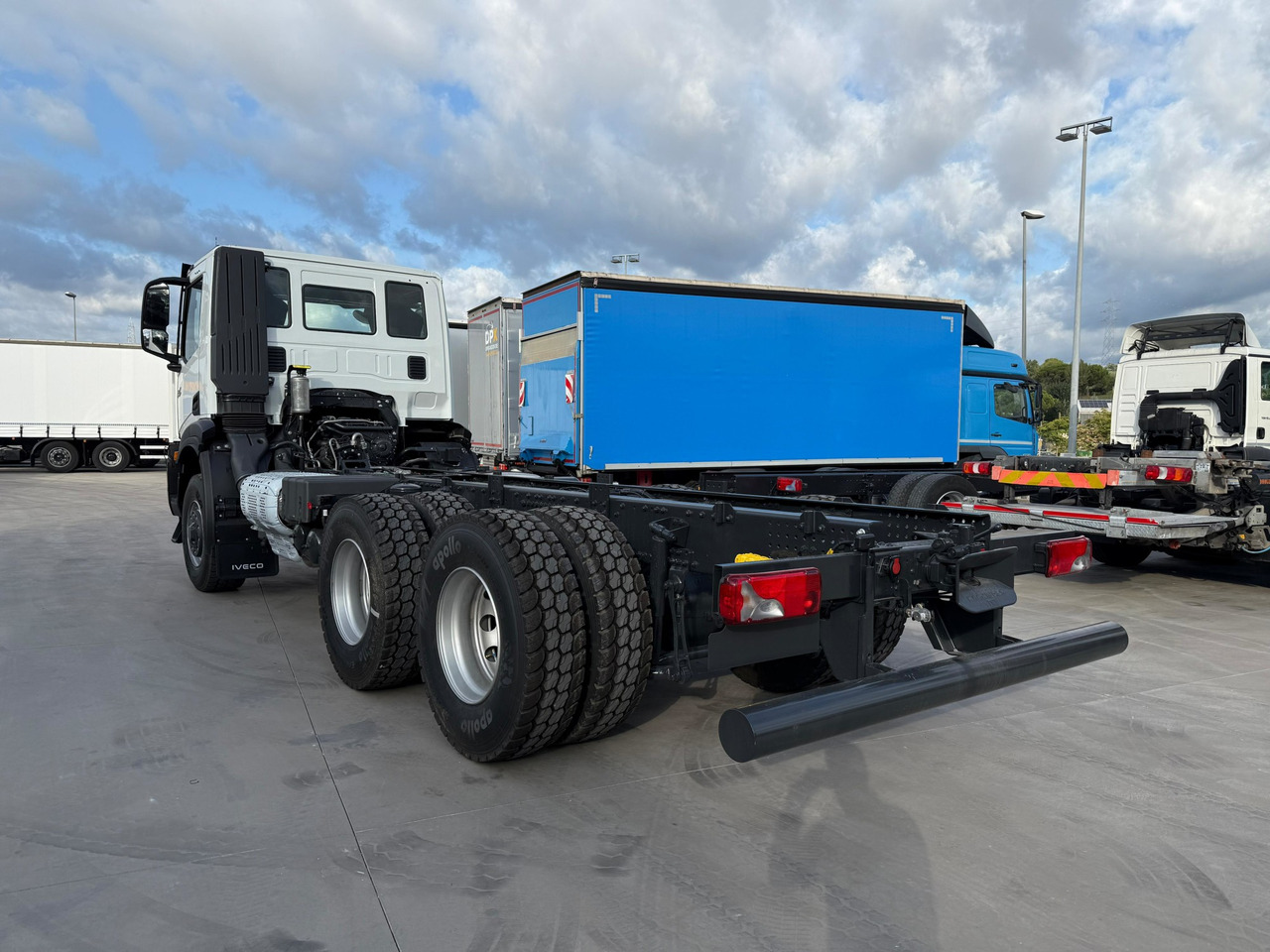 IVECO AD300X46Z OFF X-Way HI-TRACTION E6 (Chassis) - Alvaz teherautó: 5 kép. IVECO AD300X46Z OFF X-Way HI-TRACTION E6 (Chassis) - Alvaz teherautó: 5 kép.