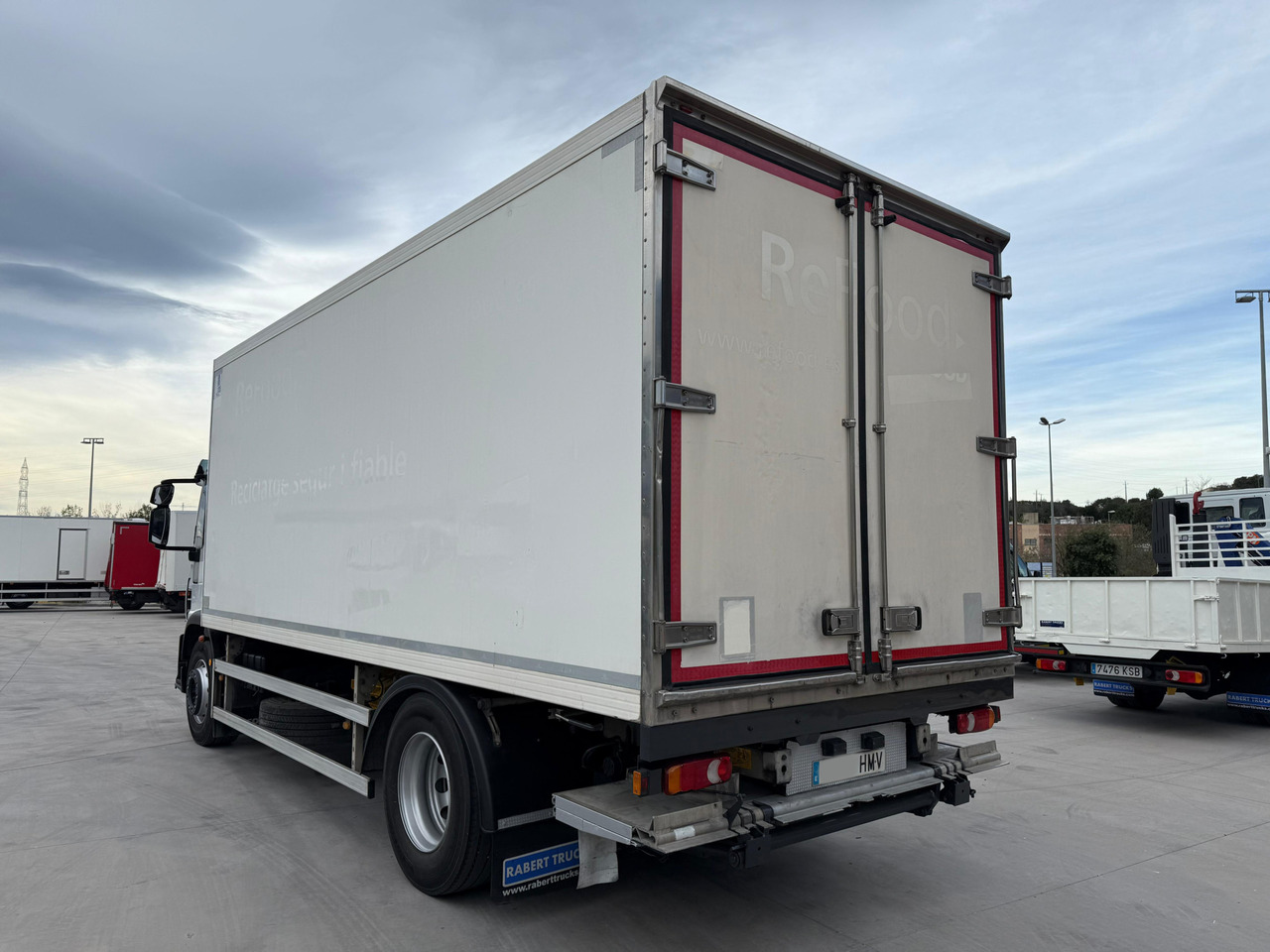 IVECO ML180E28P Eurocargo E5 (Isothermal) - Hőszigetelt teherautó: 3 kép. IVECO ML180E28P Eurocargo E5 (Isothermal) - Hőszigetelt teherautó: 3 kép.