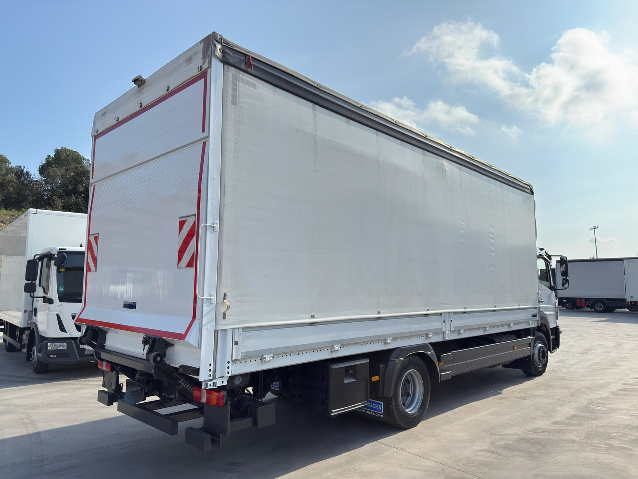 MERCEDES BENZ 15.24L Atego E6 (Semitauliner) - Ponyvás teherautó: 4 kép. MERCEDES BENZ 15.24L Atego E6 (Semitauliner) - Ponyvás teherautó: 4 kép.