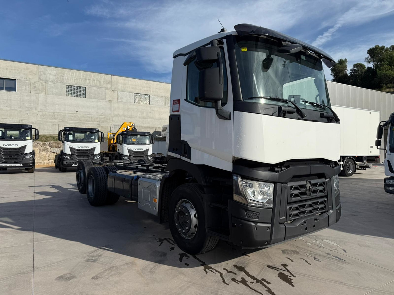 RENAULT C380.26 E6 (Chassis) - Alvaz teherautó: 2 kép. RENAULT C380.26 E6 (Chassis) - Alvaz teherautó: 2 kép.