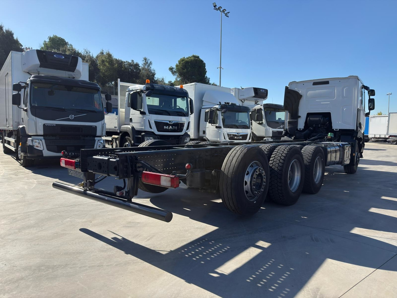 RENAULT C460 E6 (Chassis) - Alvaz teherautó: 3 kép. RENAULT C460 E6 (Chassis) - Alvaz teherautó: 3 kép.