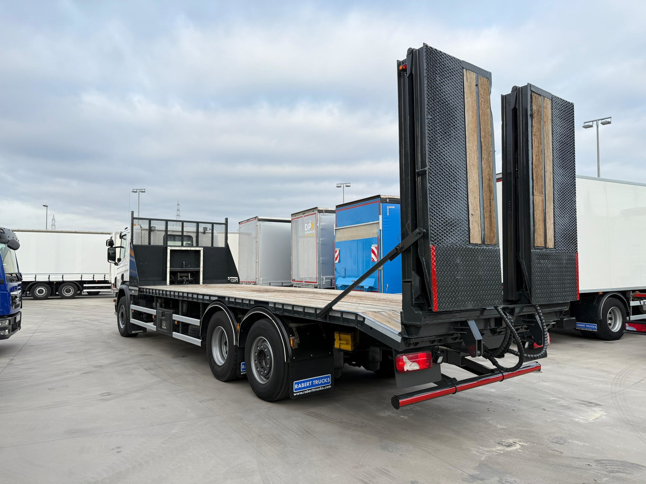 SCANIA P410 E6 (Machinery Carrier) - Autószállító teherautó: 4 kép. SCANIA P410 E6 (Machinery Carrier) - Autószállító teherautó: 4 kép.