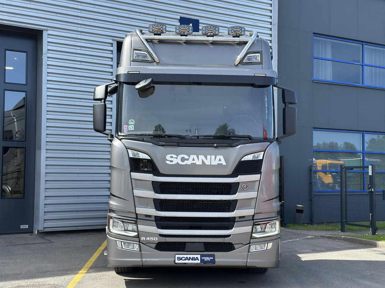 SCANIA R 450 A4x2NA - Nyergesvontató: 5 kép. SCANIA R 450 A4x2NA - Nyergesvontató: 5 kép.