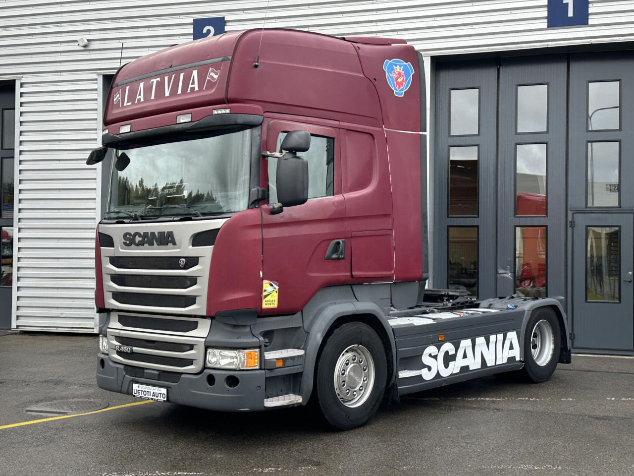 SCANIA R 450 LA4x2MNA - Nyergesvontató: 4 kép. SCANIA R 450 LA4x2MNA - Nyergesvontató: 4 kép.