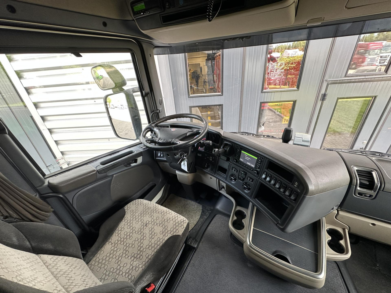 Nyergesvontató SCANIA R 450 LA4x2MNA: 13 kép.