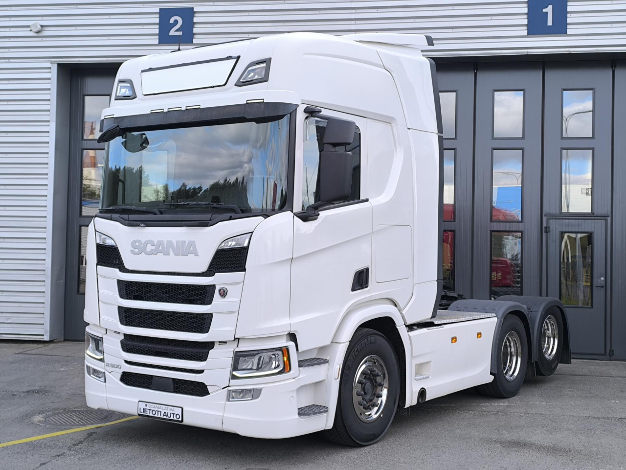 SCANIA R 500 A6x2NB - Nyergesvontató: 4 kép. SCANIA R 500 A6x2NB - Nyergesvontató: 4 kép.
