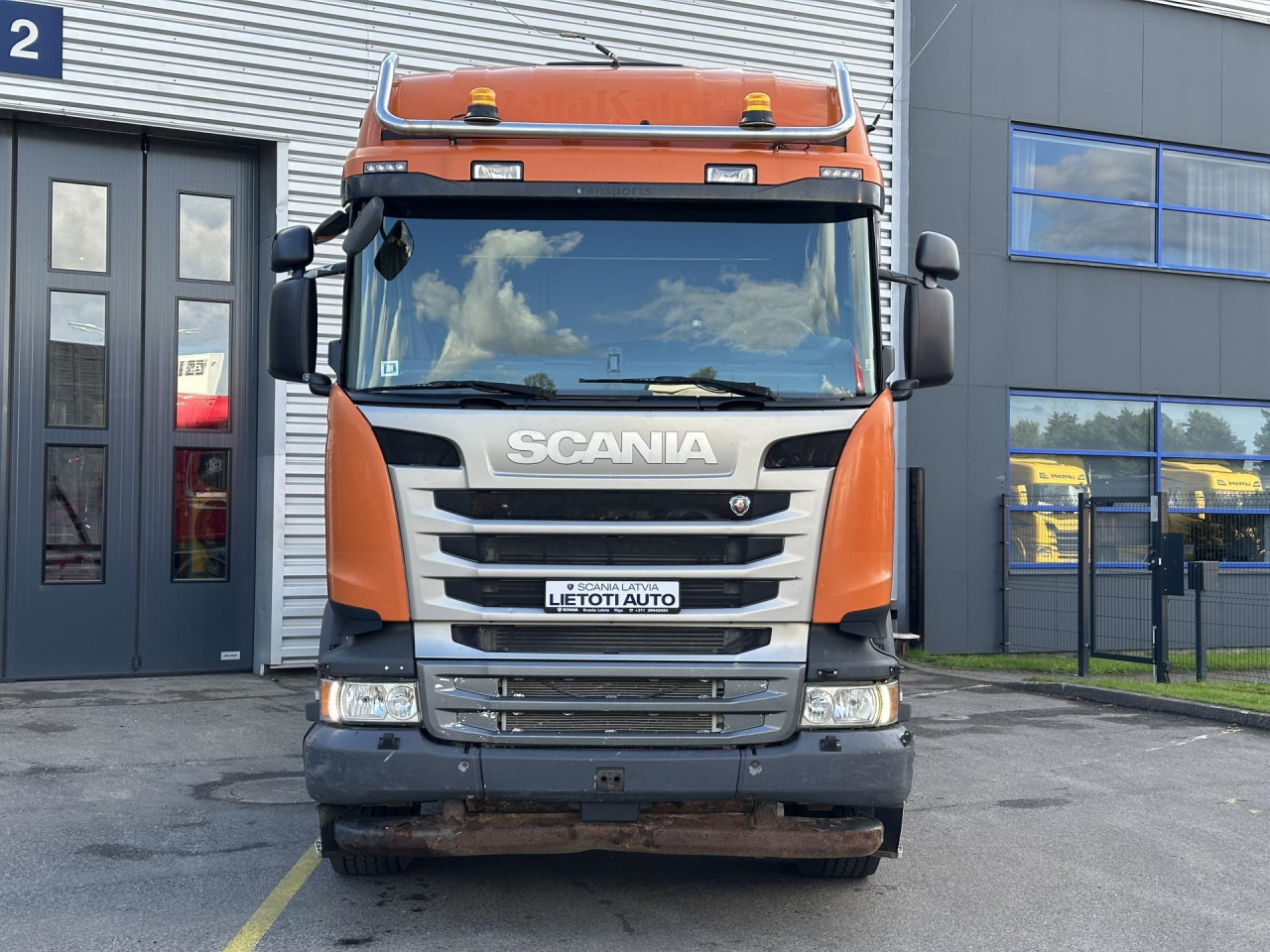 SCANIA R 450 CB6x4HHZ - Alvaz teherautó: 3 kép. SCANIA R 450 CB6x4HHZ - Alvaz teherautó: 3 kép.