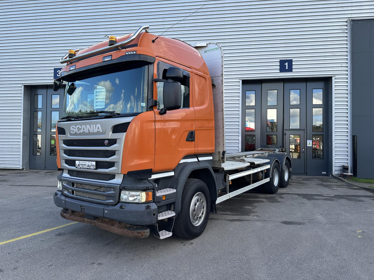 SCANIA R 450 CB6x4HHZ - Alvaz teherautó: 4 kép. SCANIA R 450 CB6x4HHZ - Alvaz teherautó: 4 kép.