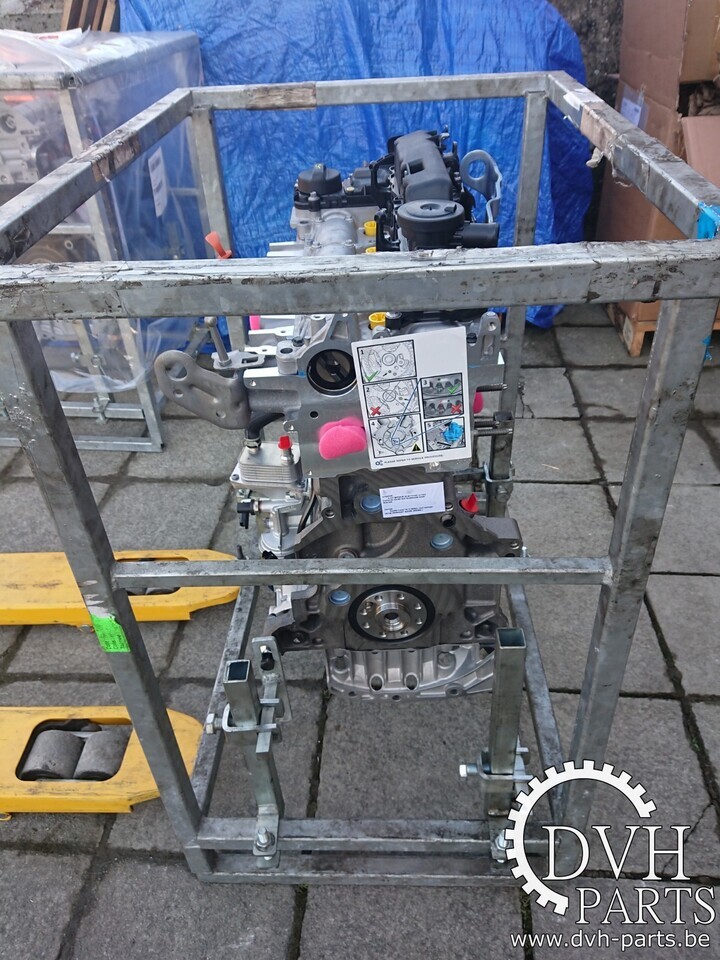 AH03 - DW10FU AH03 - DW10FU - Motor - Furgon: 1 kép. AH03 - DW10FU AH03 - DW10FU - Motor - Furgon: 1 kép.