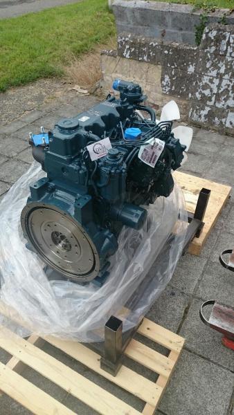 Kubota V3300 - Motor - Építőipari gépek: 3 kép. Kubota V3300 - Motor - Építőipari gépek: 3 kép.