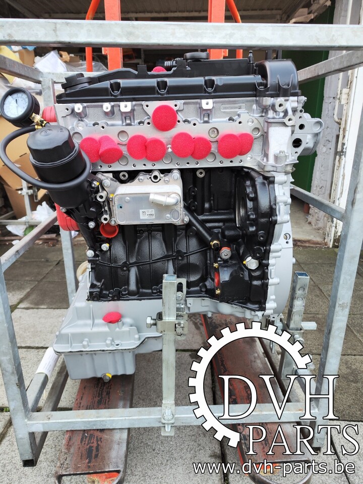 Mercedes Sprinter 651.955 - Motor - Kisteherautó: 1 kép. Mercedes Sprinter 651.955 - Motor - Kisteherautó: 1 kép.