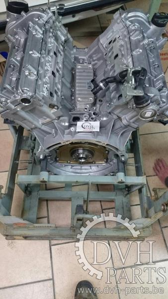Mercedes Sprinter - Motor - Kisteherautó: 3 kép. Mercedes Sprinter - Motor - Kisteherautó: 3 kép.
