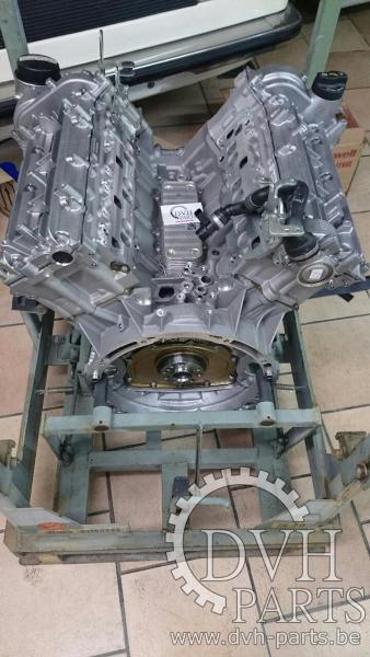 Mercedes Sprinter - Motor - Kisteherautó: 4 kép. Mercedes Sprinter - Motor - Kisteherautó: 4 kép.