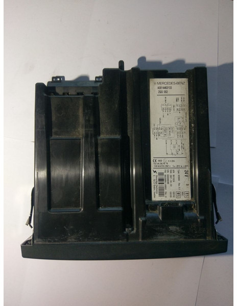 Mercedes-Benz ACTROS - Alkatrész: 2 kép. Mercedes-Benz ACTROS - Alkatrész: 2 kép.