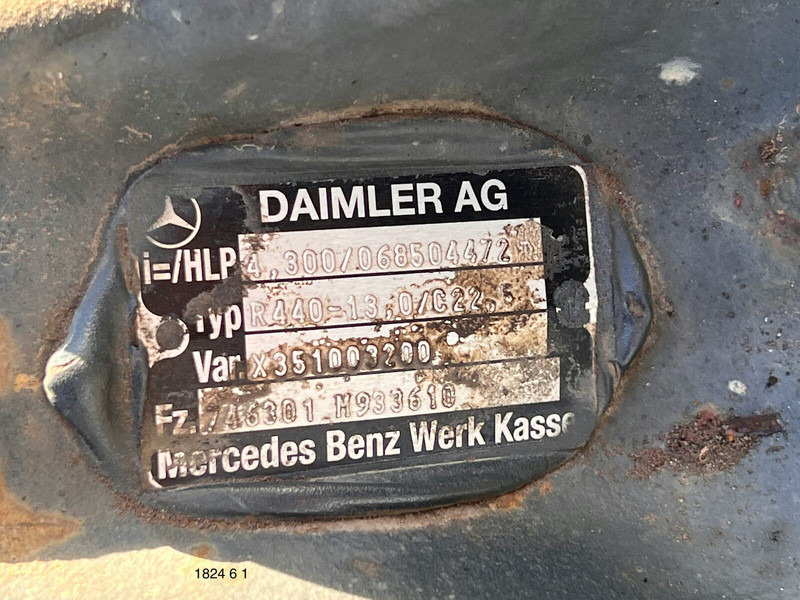 Mercedes-Benz - Alkatrész: 4 kép. Mercedes-Benz - Alkatrész: 4 kép.