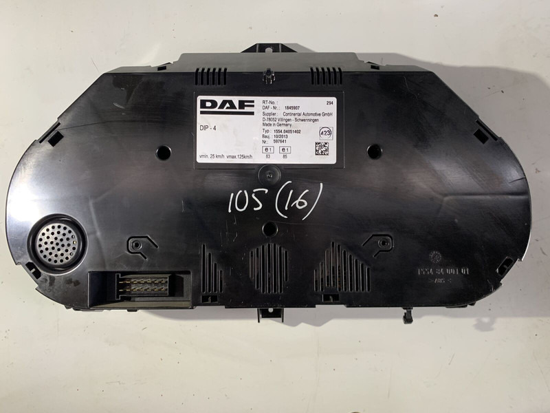 DAF 105 - Műszerfal: 2 kép. DAF 105 - Műszerfal: 2 kép.