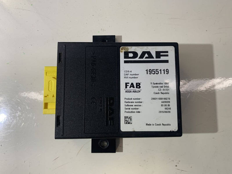 DAF 106 - ECU: 2 kép. DAF 106 - ECU: 2 kép.