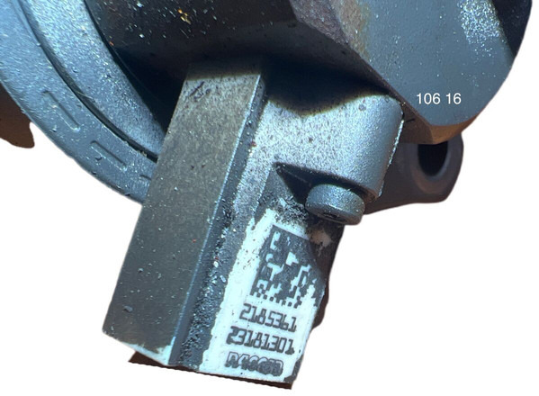 DAF 2023 - Üzemanyagszűrő: 3 kép. DAF 2023 - Üzemanyagszűrő: 3 kép.