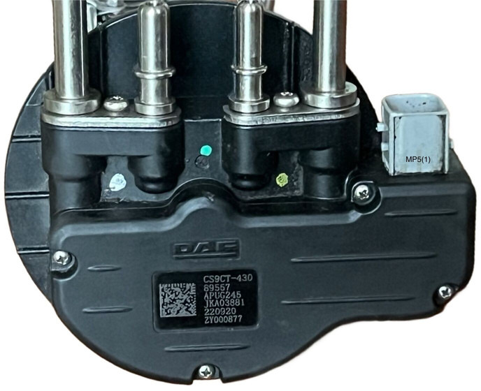 DAF Adblue liquid tank - Érzékelő: 4 kép. DAF Adblue liquid tank - Érzékelő: 4 kép.