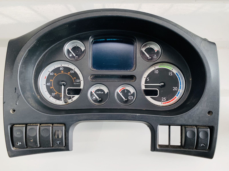 DAF Siemens VDO - Műszerfal: 1 kép. DAF Siemens VDO - Műszerfal: 1 kép.