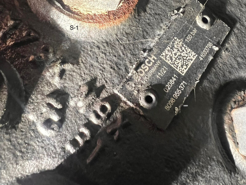 Iveco S-WAY - Kormánymű: 2 kép. Iveco S-WAY - Kormánymű: 2 kép.