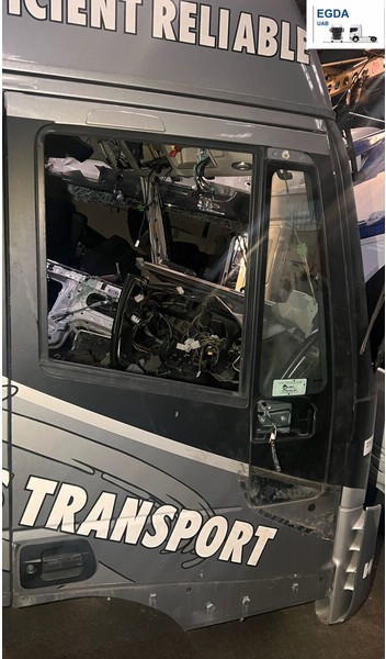 Iveco Stralis - Ajtó és alkatrészek: 1 kép. Iveco Stralis - Ajtó és alkatrészek: 1 kép.
