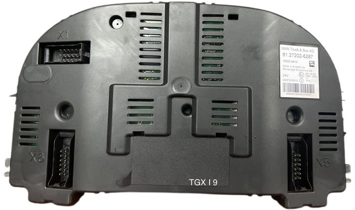 MAN - Műszerfal: 2 kép. MAN - Műszerfal: 2 kép.