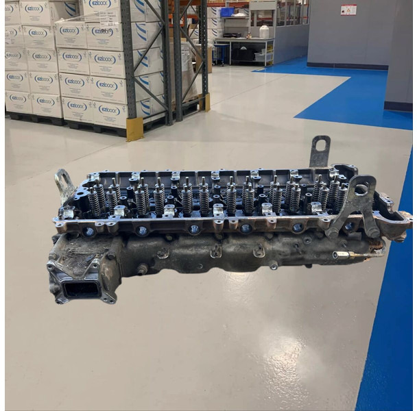 Mercedes-Benz Engine - Motorblokk: 3 kép. Mercedes-Benz Engine - Motorblokk: 3 kép.