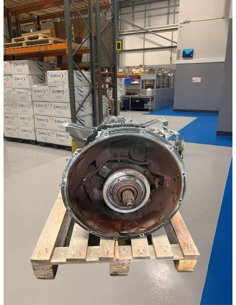 Mercedes-Benz G211-12 Euro 6 - Sebességváltó: 5 kép. Mercedes-Benz G211-12 Euro 6 - Sebességváltó: 5 kép.