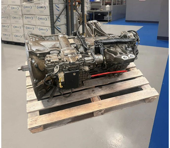 Mercedes-Benz G211-12 Euro 6 - Sebességváltó: 3 kép. Mercedes-Benz G211-12 Euro 6 - Sebességváltó: 3 kép.