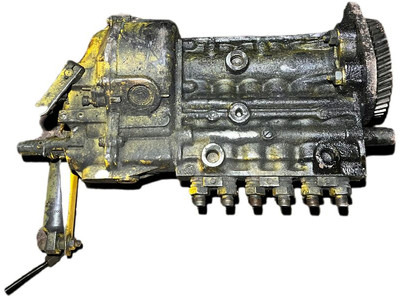 Mercedes-Benz - Üzemanyag szivattyú: 4 kép. Mercedes-Benz - Üzemanyag szivattyú: 4 kép.