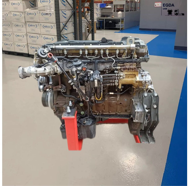 Mercedes-Benz - Motor: 1 kép. Mercedes-Benz - Motor: 1 kép.