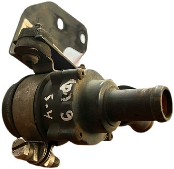 Mercedes-Benz  - Hűtőfolyadék szivattyú: 2 kép. Mercedes-Benz  - Hűtőfolyadék szivattyú: 2 kép.