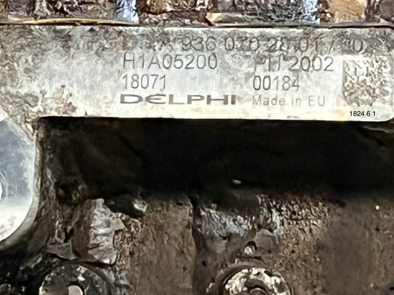 Mercedes-Benz - Üzemanyag szivattyú: 3 kép. Mercedes-Benz - Üzemanyag szivattyú: 3 kép.