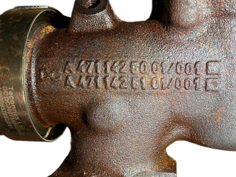 Mercedes-Benz MP5 - Motor és alkatrészek: 4 kép. Mercedes-Benz MP5 - Motor és alkatrészek: 4 kép.