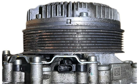 Mercedes-Benz MP5 - Hűtőfolyadék szivattyú: 3 kép. Mercedes-Benz MP5 - Hűtőfolyadék szivattyú: 3 kép.