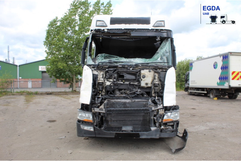 Scania R450 - Nyergesvontató: 3 kép. Scania R450 - Nyergesvontató: 3 kép.