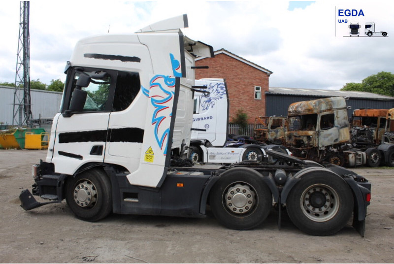 Scania R450 - Nyergesvontató: 5 kép. Scania R450 - Nyergesvontató: 5 kép.