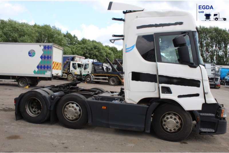 Scania R450 - Nyergesvontató: 4 kép. Scania R450 - Nyergesvontató: 4 kép.