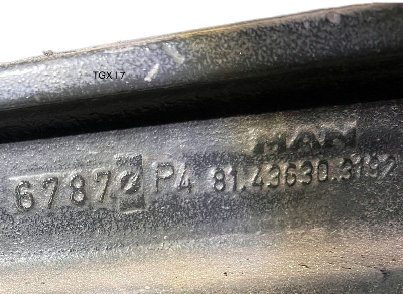 Onbekend - Felfüggesztés: 2 kép. Onbekend - Felfüggesztés: 2 kép.