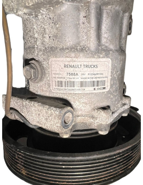 Renault SANDEN - Klímakompresszor: 2 kép. Renault SANDEN - Klímakompresszor: 2 kép.