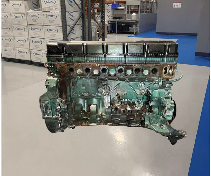 Volvo 2017 D11K 450 EUVI - Motor: 2 kép. Volvo 2017 D11K 450 EUVI - Motor: 2 kép.