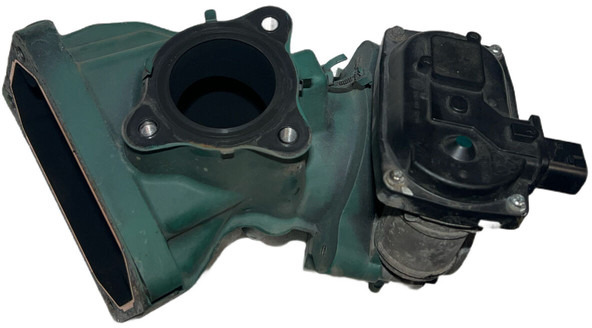 Volvo 2022 - Kipufogórendszer: 2 kép. Volvo 2022 - Kipufogórendszer: 2 kép.