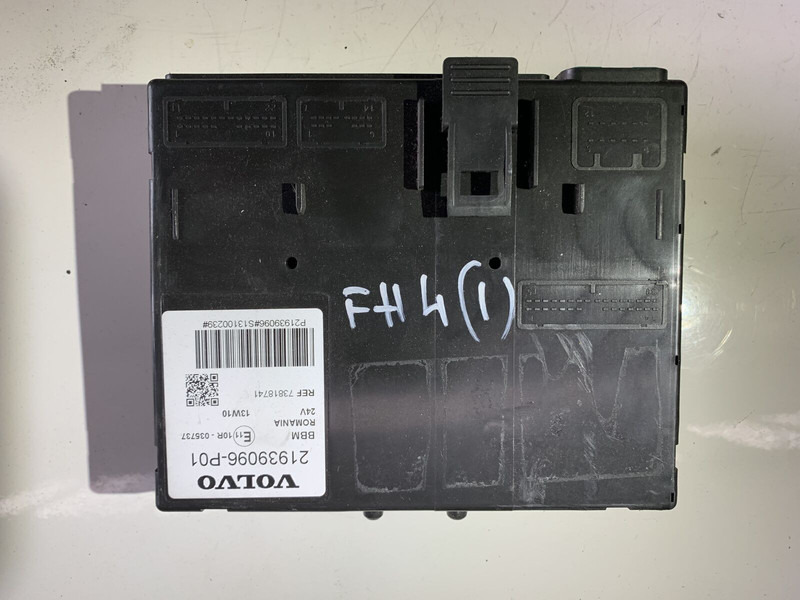 Volvo FH 21939096-P01 - ECU: 1 kép. Volvo FH 21939096-P01 - ECU: 1 kép.